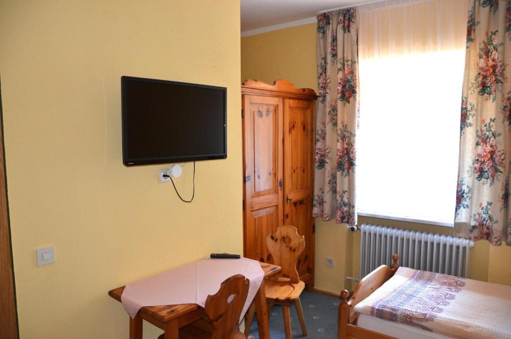 Landgasthof Zur Quelle Seeshaupt Rom bilde